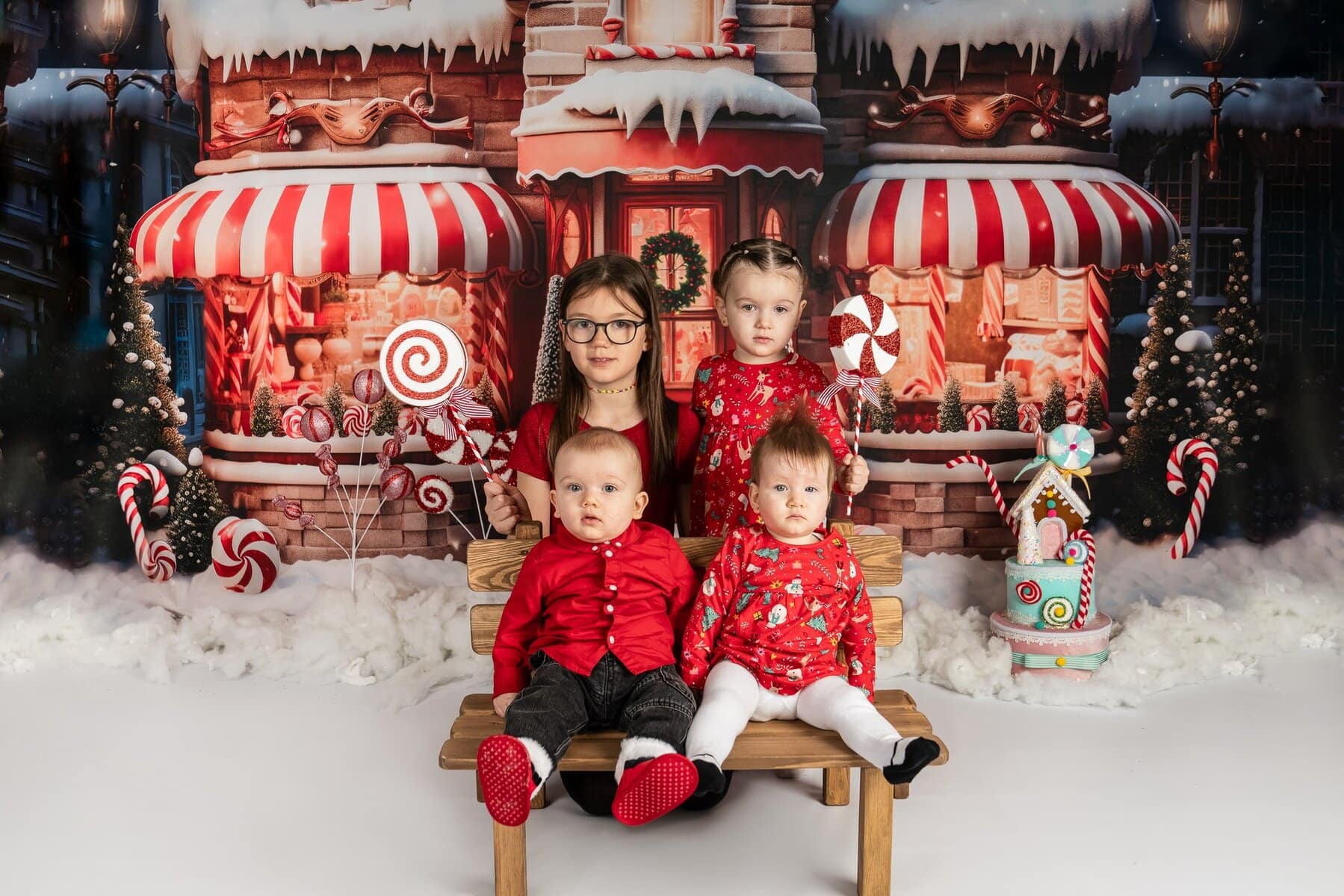 Cardiff Christmas Minis 2025, Christmas photoshoot, candy shop backdrop