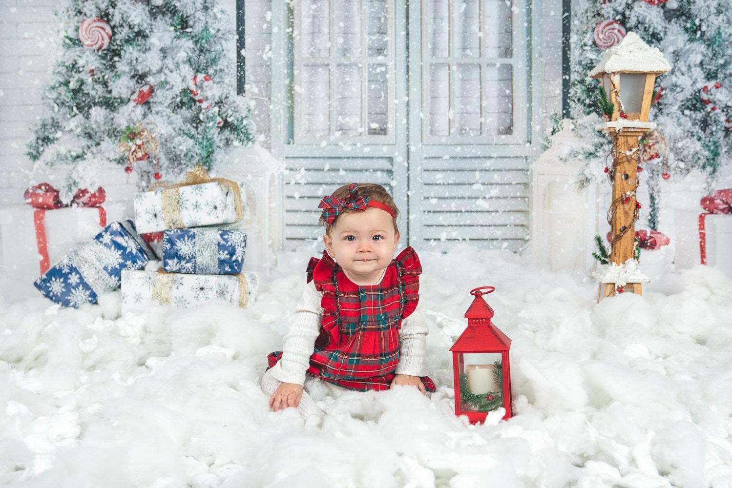 Cardiff Christmas Minis 2025, Christmas photoshoot, snow backdrop