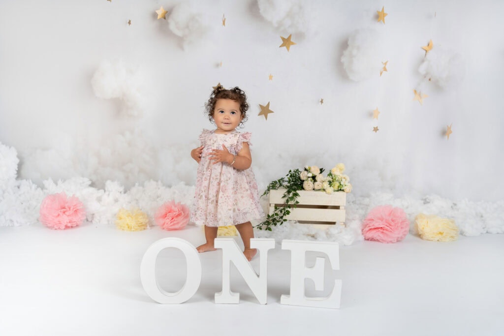 nina-rae-cake-smash-dinas-powys-3